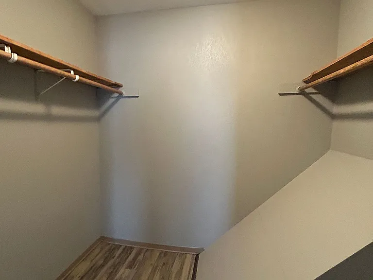 1516 N Brook Ct — Photo 10