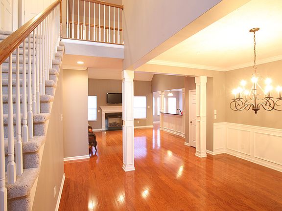 2nd image of 11524 Woodcliff Dr