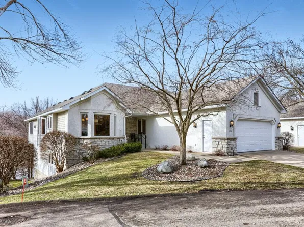 9934 Old Wagon Trl, Eden Prairie, MN 55347
