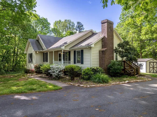 479 Fairlane Dr, Stanardsville, VA 22973