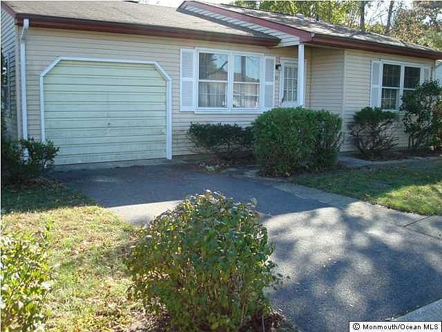 2nd image of 31 Caribou Drive