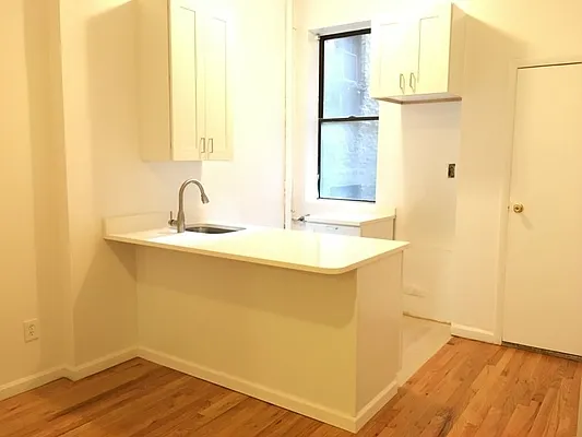 Rented by Bond New York | media 20