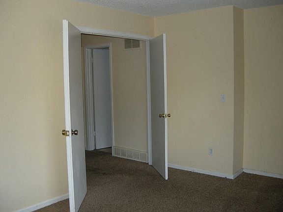 11228 E Linvale Dr Master bed view_05152024