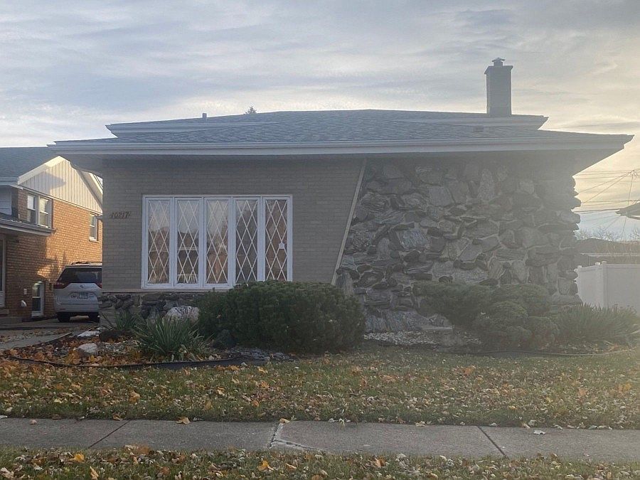 1st image of 10217 S Karlov Ave