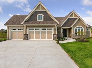 11327 Latrobe Ln N, Lake Elmo, MN 55042