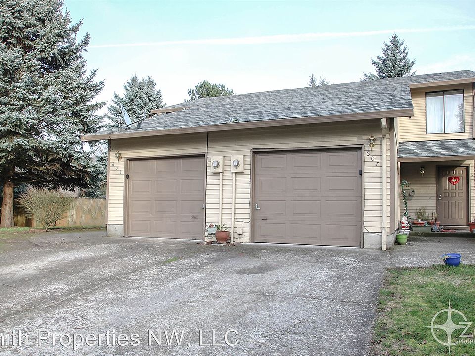 1st image of 605 SE 131st Ct