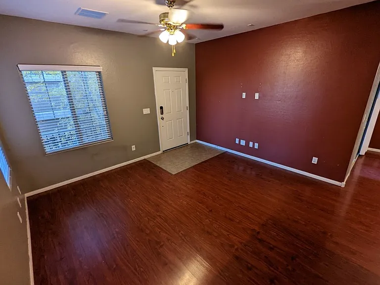 7760 Floral Fabric Ct — Photo 4