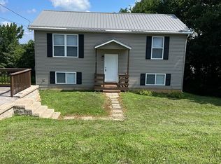 136 Baker St, Villa Ridge, MO 63089