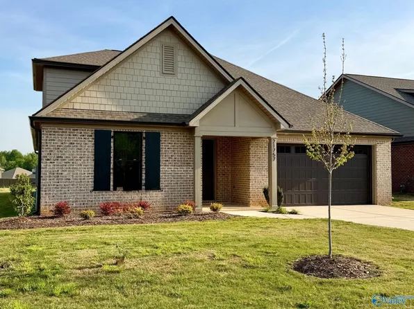 21757 Hemlock Dr, Athens, AL 35613