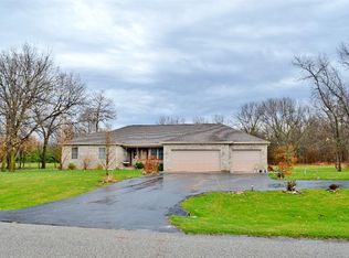 11363 Woodside Dr, Demotte, IN 46310