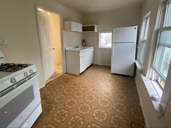 908 Schuyler St APT 2A