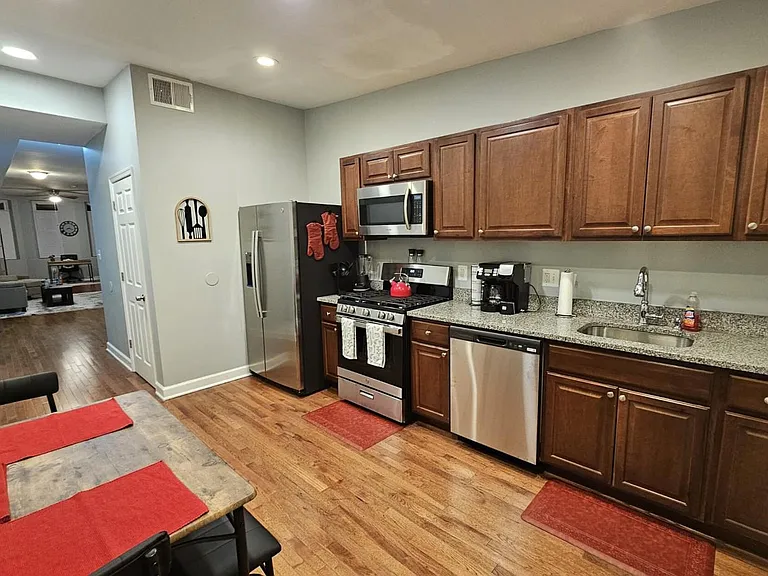 1912 W Baltimore St #2 — Photo 12
