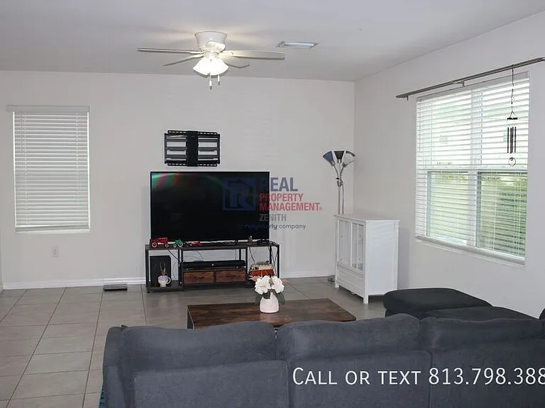 3199 Suncoast Plains Dr — Photo 4