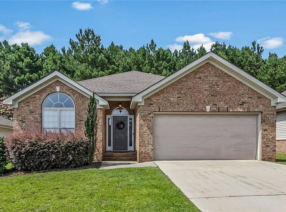 2nd image of 4130 Macon Cir