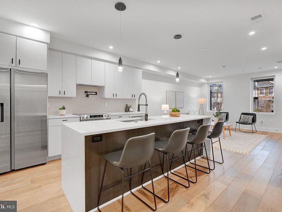 1st image of 320 Webster St NW #2