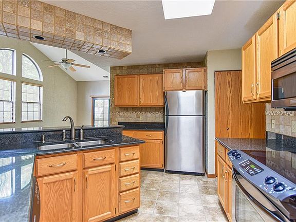 4th image of 1163 Redtail Hawk Dr #6