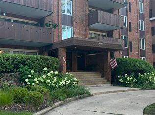 120 S Spruce Ave #407, Wood Dale, IL 60191