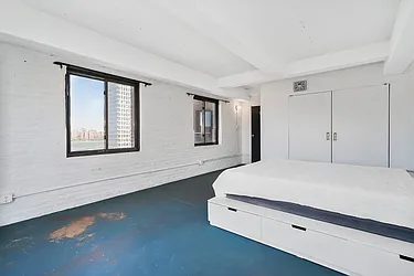 Sold by Avenue Sotheby's International Realty