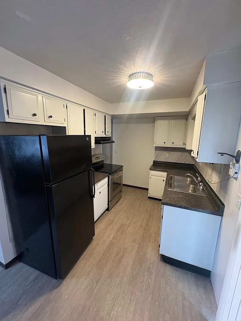 301 N Carole Ave — Photo 4