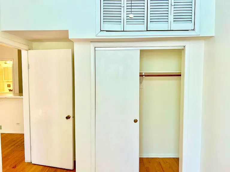 448 W Saint James Pl #2A — Photo 9
