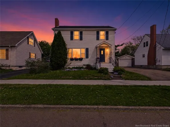 37 Wellington Ave, Moncton, NB E1E 2A7