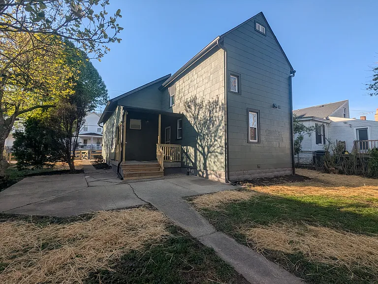 625 7th Ave — Photo 3