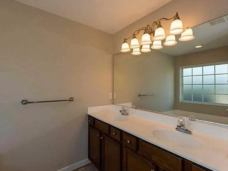 220 Segar St — Photo 16