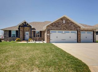 1977 S Shayla Ave, Springfield, MO 65802