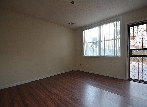 5th image of 1165 Vyse Ave