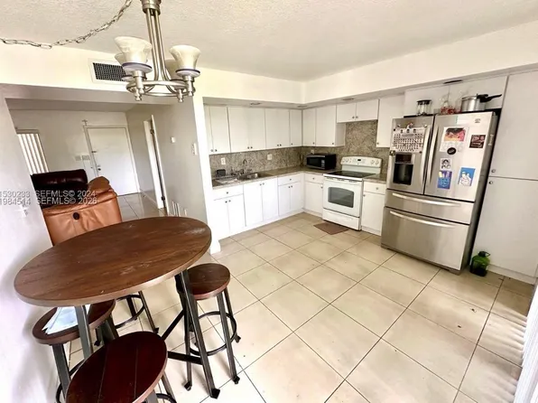 8650 SW 133rd Avenue Rd APT 314, Miami, FL 33183