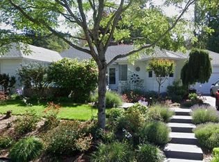 8020 SW Valley View Ct, Portland, OR 97225