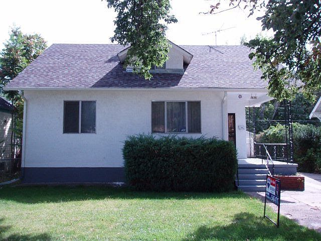 1st image of 1636 E 8th St