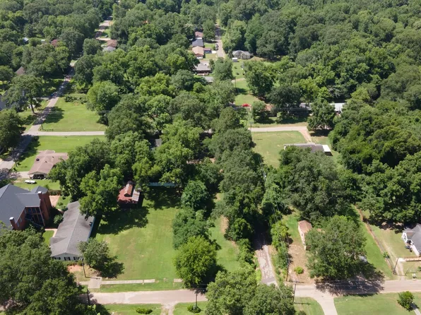 402 E Taylor St, Jefferson, TX 75657