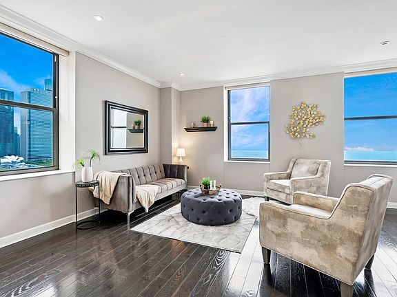4th image of 310 S Michigan Ave Unit 1600