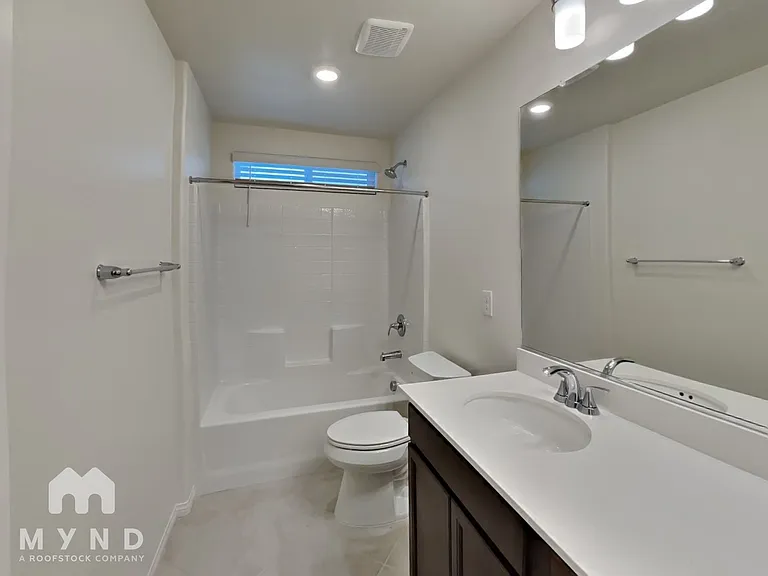 7327 Davenbury St — Photo 16