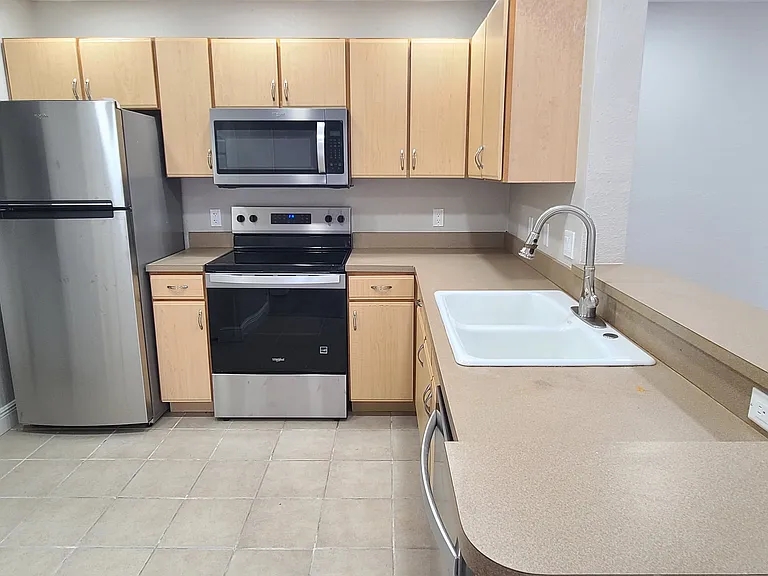 940 Village Trl #3205 — Photo 4