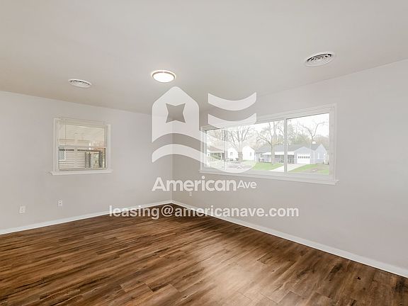 1529598_004_living_room_14168505.jpg