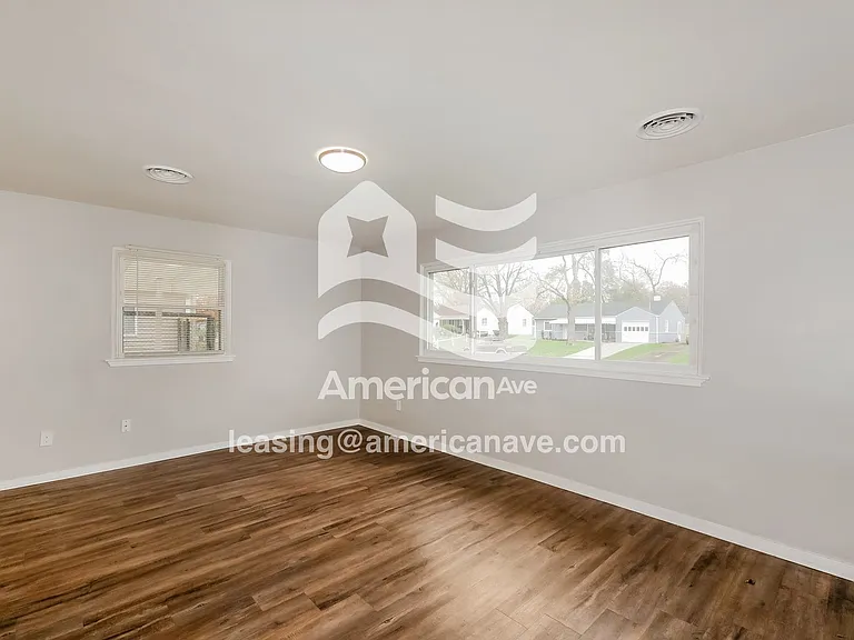 1529598_004_living_room_14168505.jpg