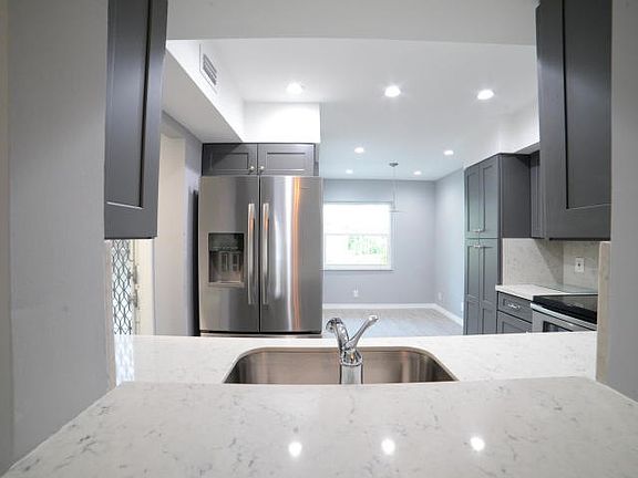 2nd image of 14849 Cumberland Dr