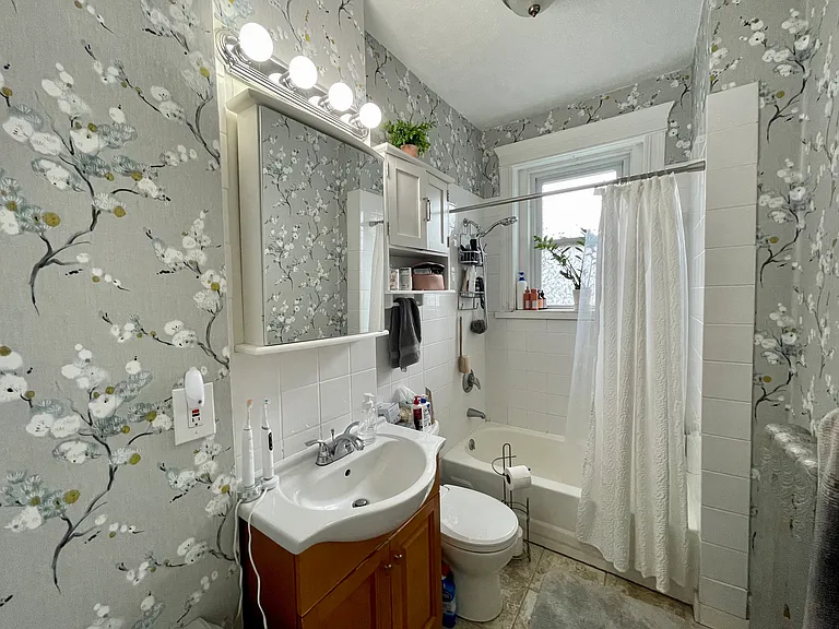 164 Strathmore Rd #12 — Photo 19