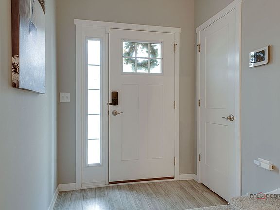4th image of 353 Hoffman Dr