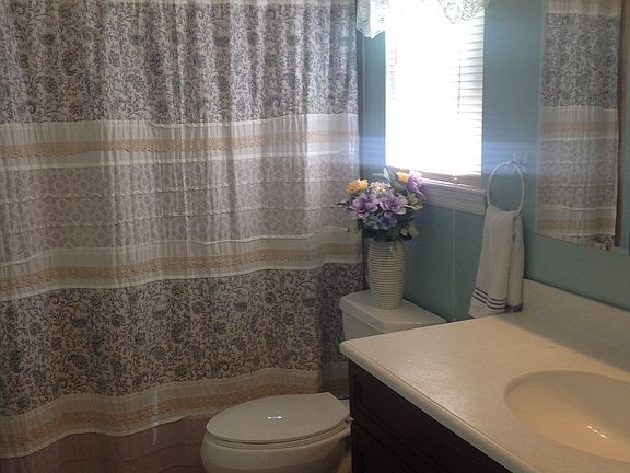 4th image of 5 Anita Dr