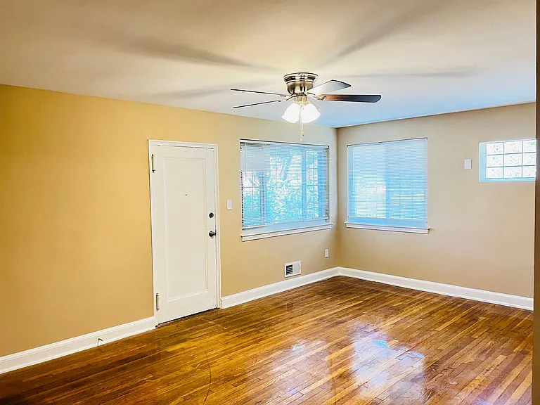 8717 Plymouth St — Photo 36