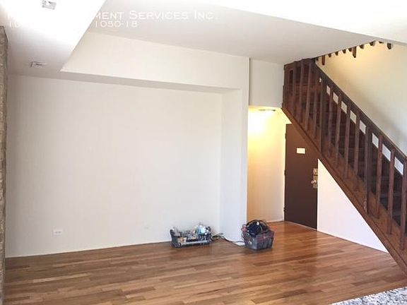 2nd image of 1050 W Dickens Ave #105018