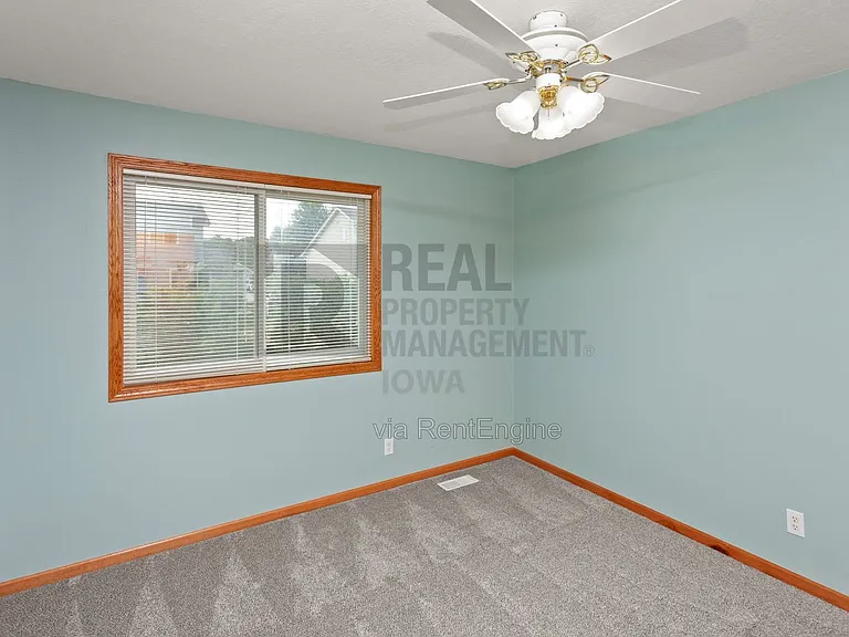 8912 Highland Oaks Dr — Photo 21