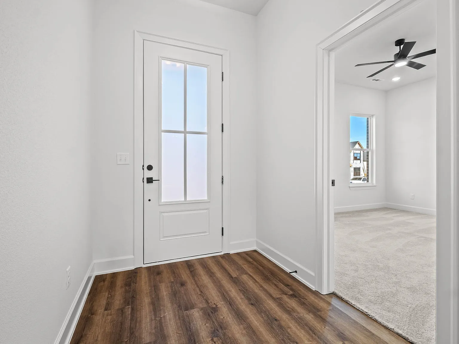 4 bed, 2484 sqft, $2,850 — Photo 2