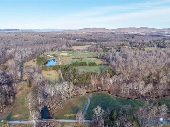 271 Grass Ct, Keswick, VA 22947