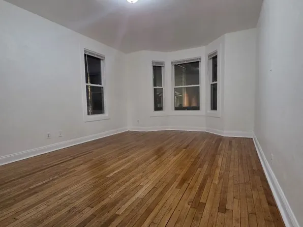 28 Carmel St, Chelsea, MA 02150