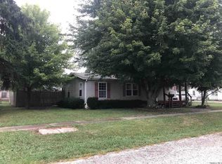 109 E Franklin St, Mt Sterling, IL 62353
