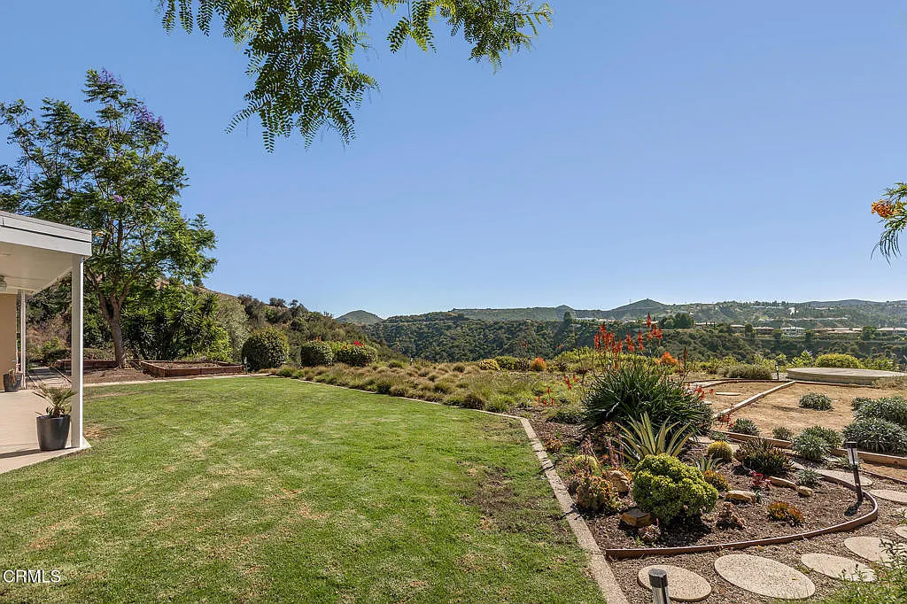 4 bed, 3.0 bath, 3089 sqft, $10,000 — Photo 3